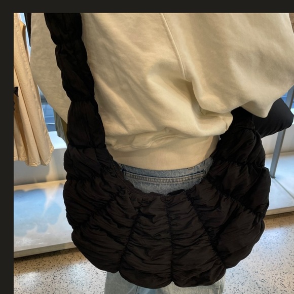 COS RIPPLE CROSSBODY - Picture 2 of 2